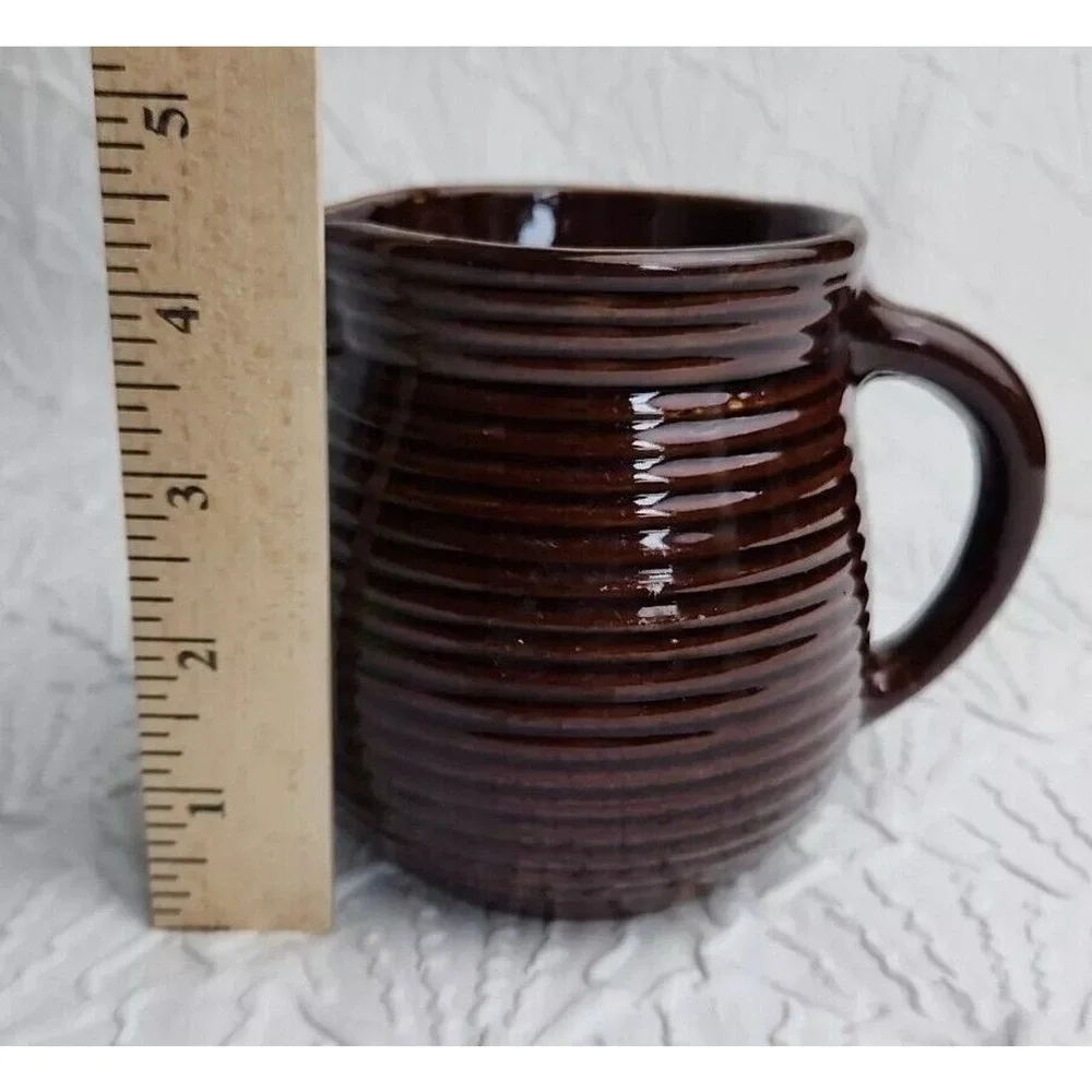 VINTAGE WESTERN STONEWARE‎ MAPLE LEAF Beehive Design MILK PITCHER